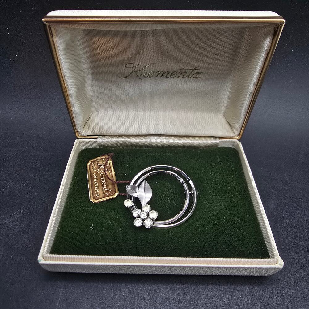 Krementz Silver Tone Flower Wreath Brooch In Box NOS Vintage